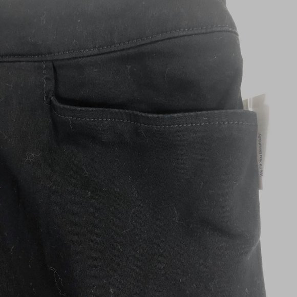 Catherines Sz 4X Black Jean Capris NWT - Picture 4 of 11